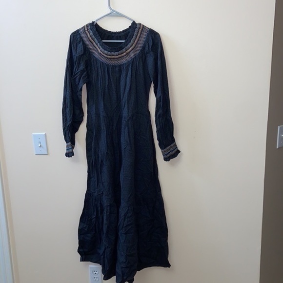 Women's Balloon Long Sleeve Tiered Dress with Pockets Universal Thread - Picture 4 of 4